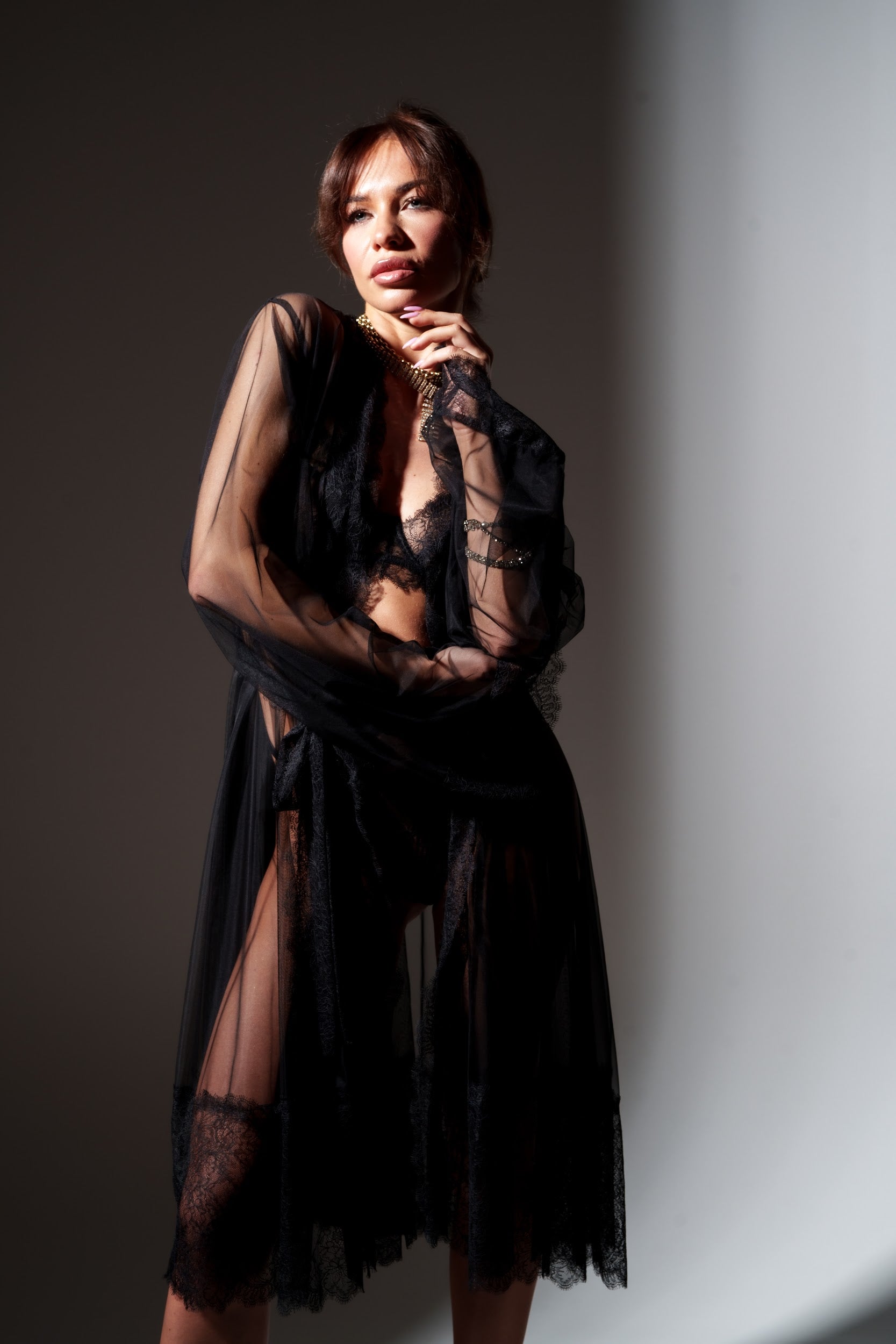 Royal tulle lace midi robe with a bow